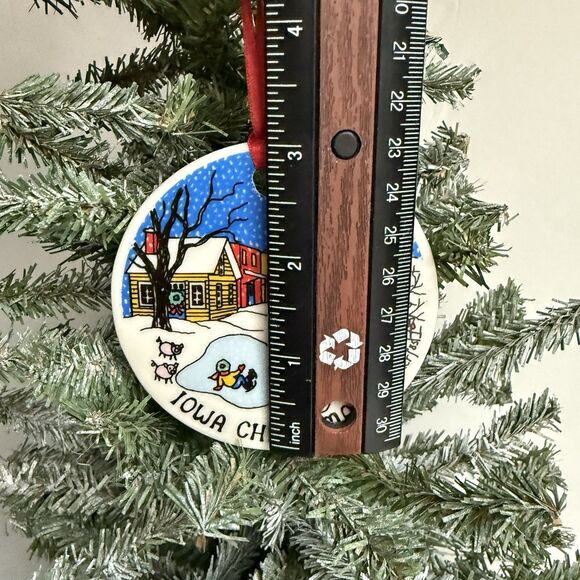 VINTAGE 1985 KATHRYN DESIGNS HAND PAINTED PORCELAIN IOWA CHRISTMAS ORNAMENT - Picture 3 of 4